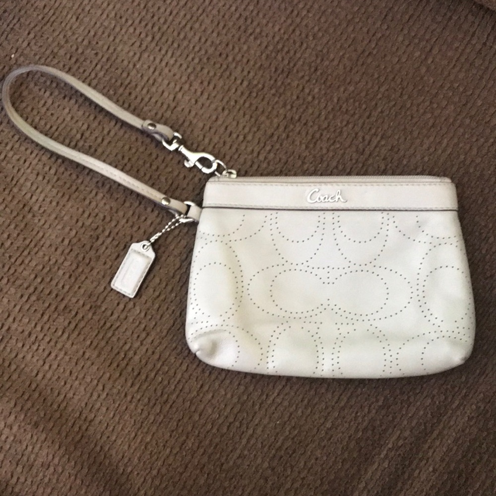 Coach wristlet- excellent used condition
